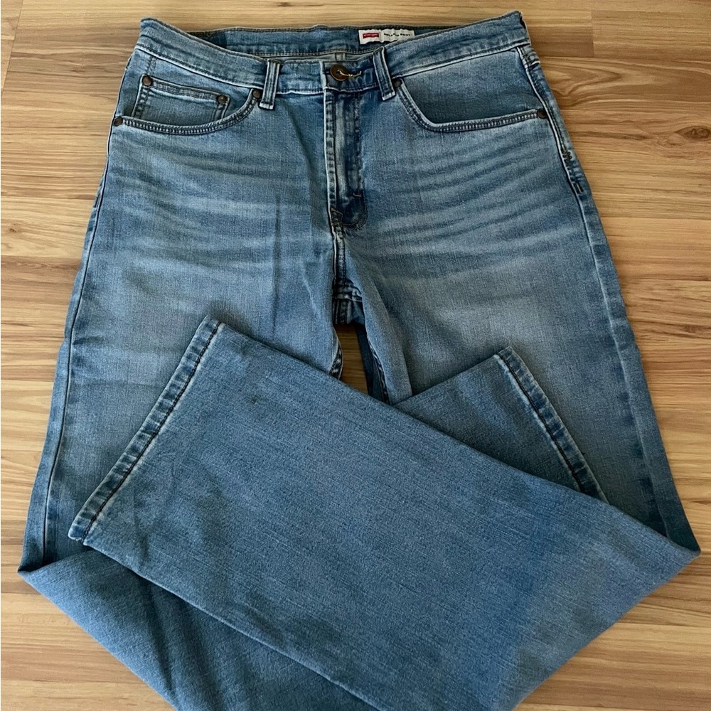 Men’s Wrangler Relaxed Bootcut Jeans 30x32